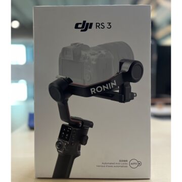 DJI RS 3 Gimbal Stabilizer (สินค้า Clearance Sale สภาพกล่องชำรุด 99.99% หมดแล้วหมดเลย )